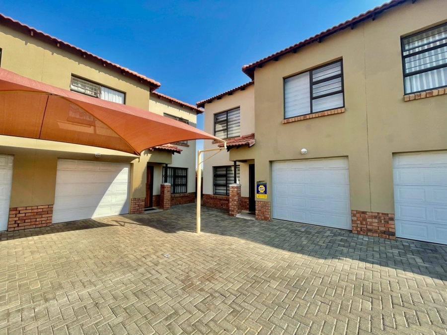 3 Bedroom Property for Sale in Waterval East North West